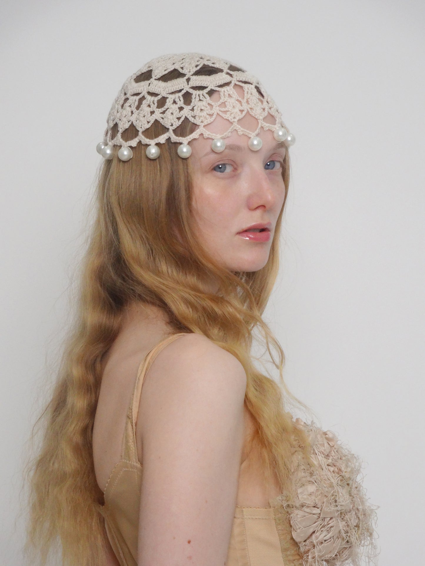 BEIGE PEARLS HEADPIECE