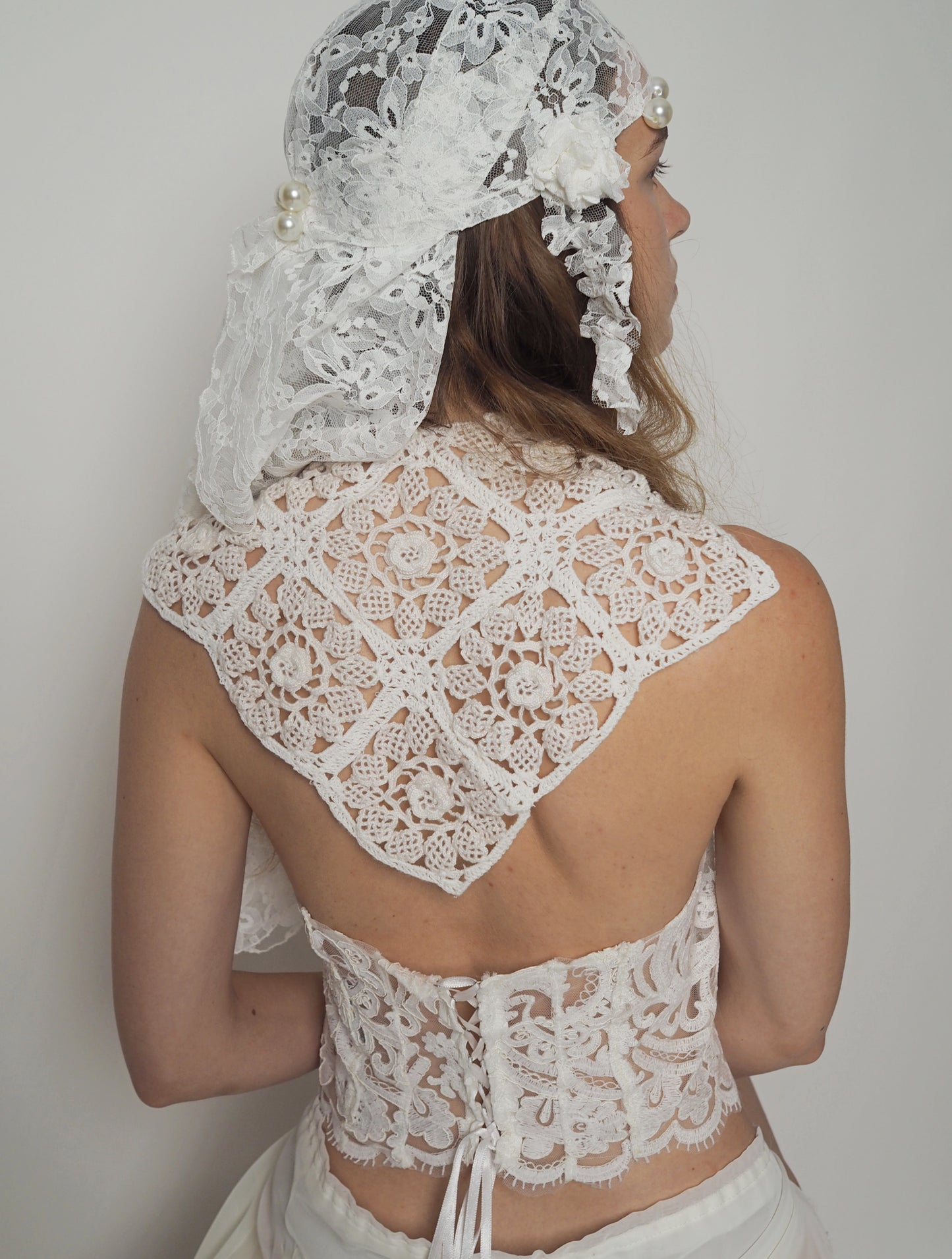 White lace headpiece