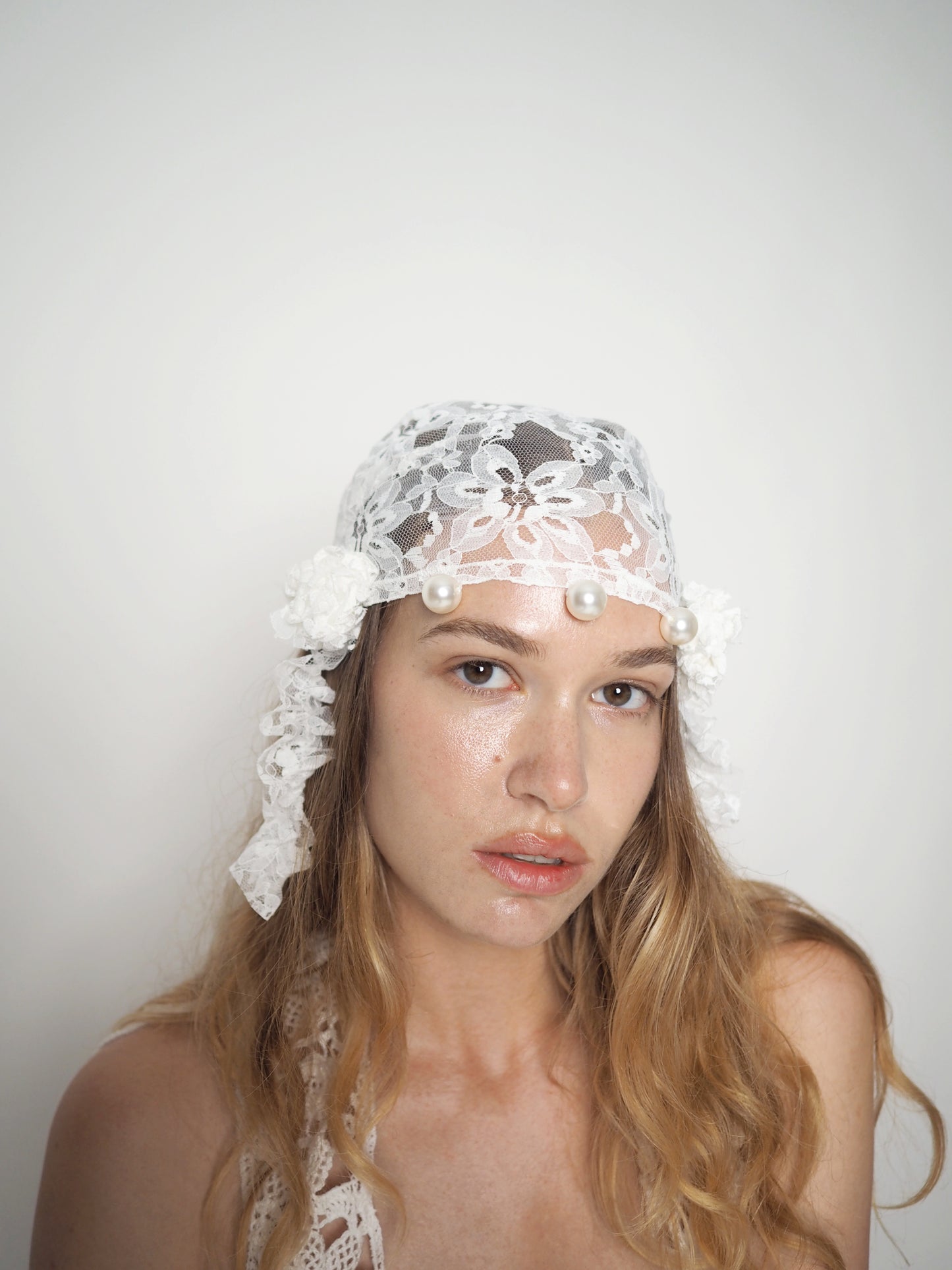 White lace headpiece